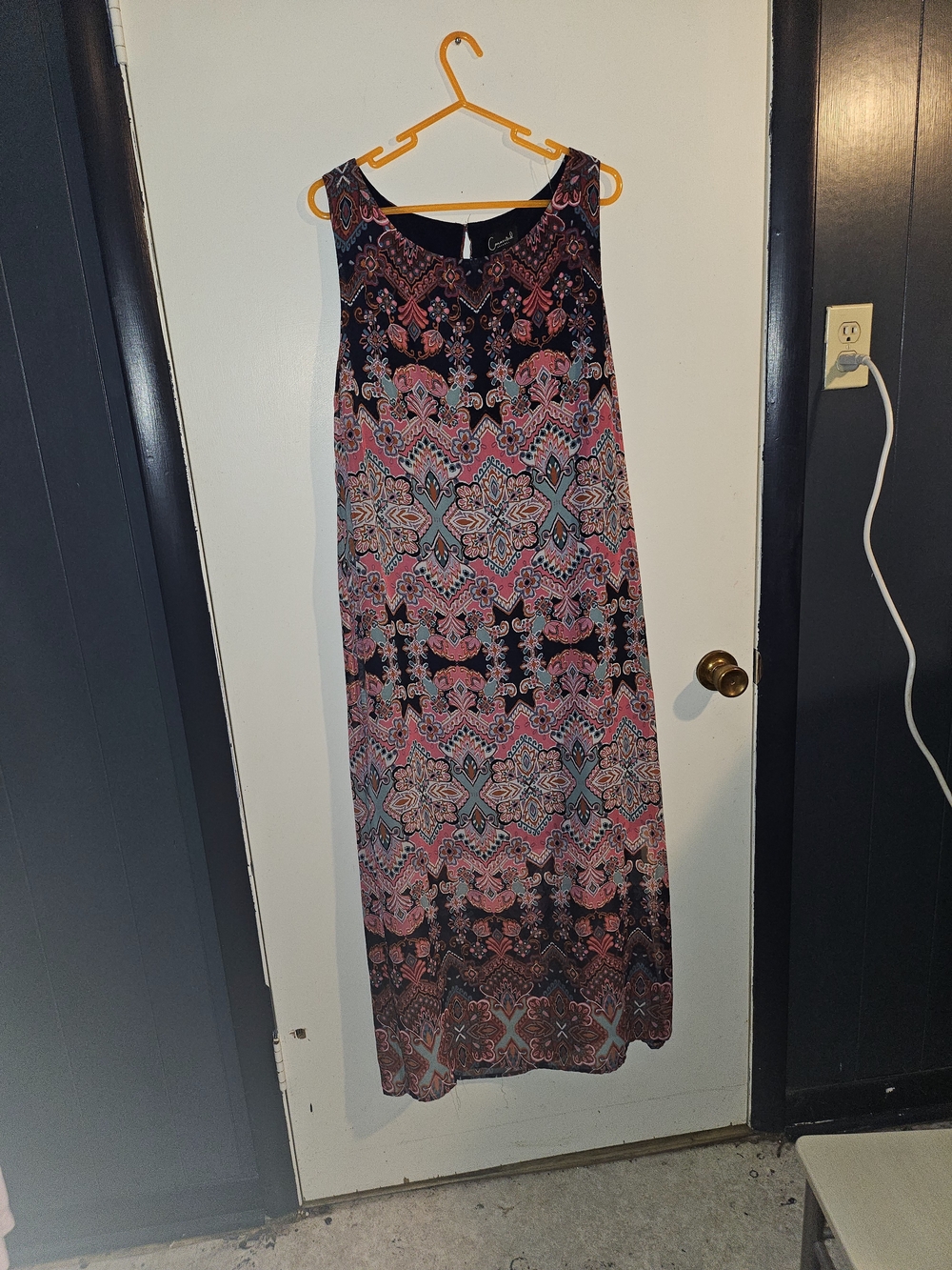 connected apparel Black and Pink Printed Sleeveless Maxi Dress
